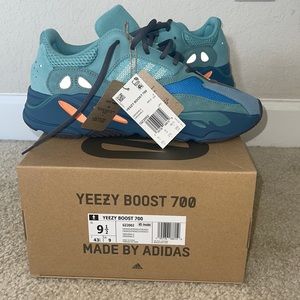SOLD- YEEZY  Boost 700 size 9.5 MENS